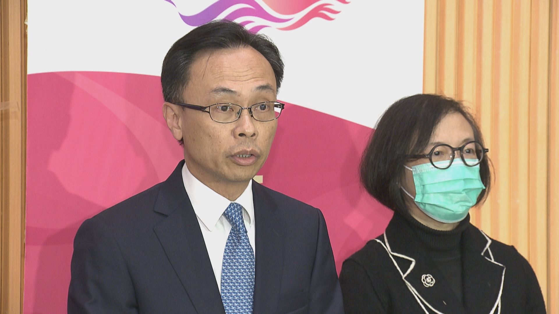 政府宣布派包機分批接載滯留湖北港人回港