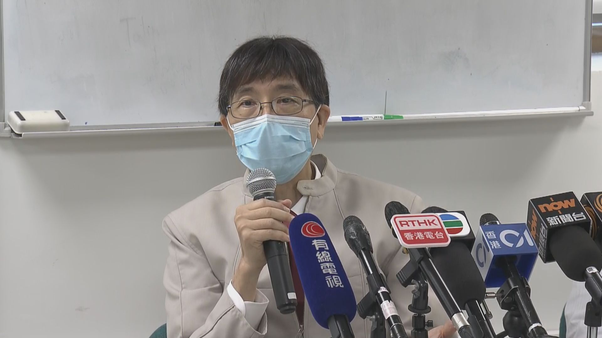 袁國勇：是否放寬防疫管控措施必先查明本地個案源頭