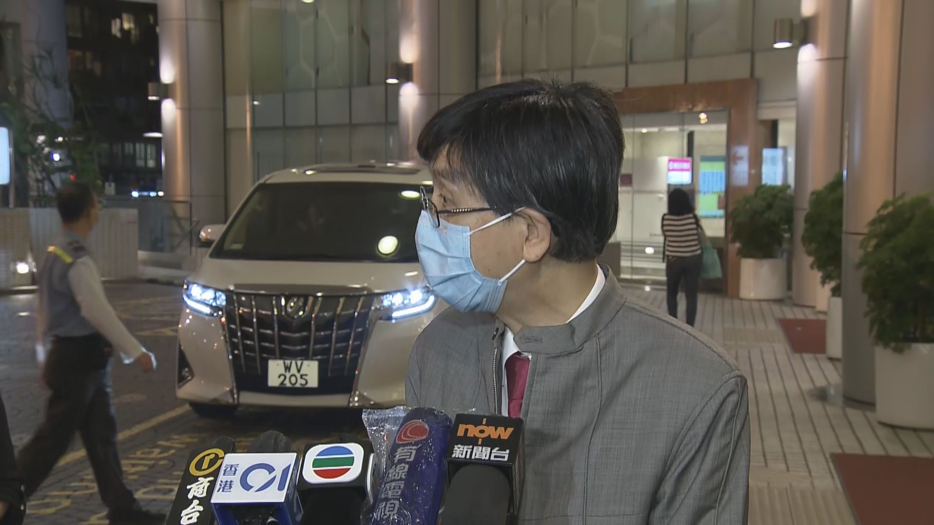 袁國勇：養和醫院個案相信是家人探病時將病毒傳染