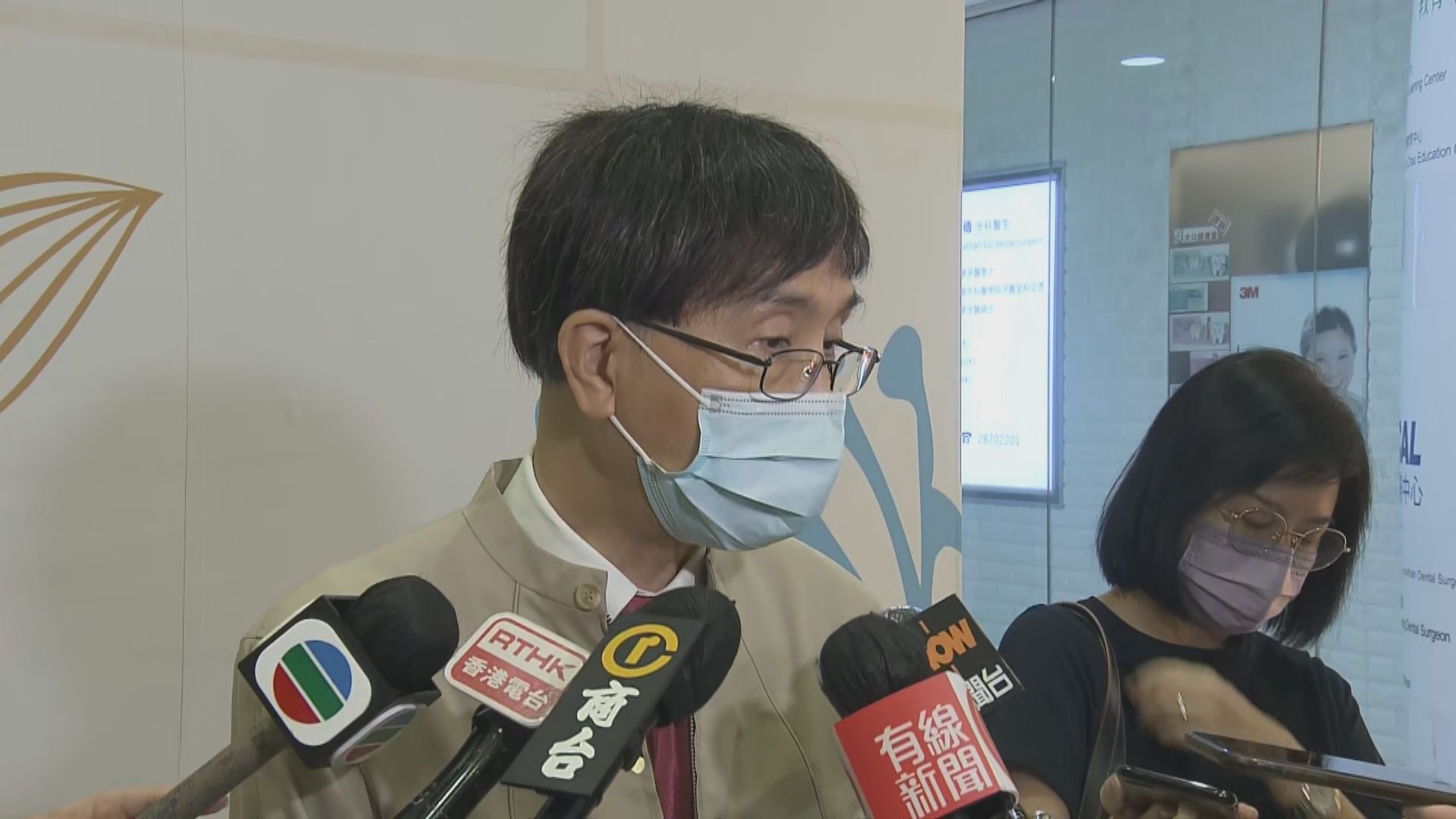 袁國勇調查初步確診個案　不排除樣本受疫苗污染