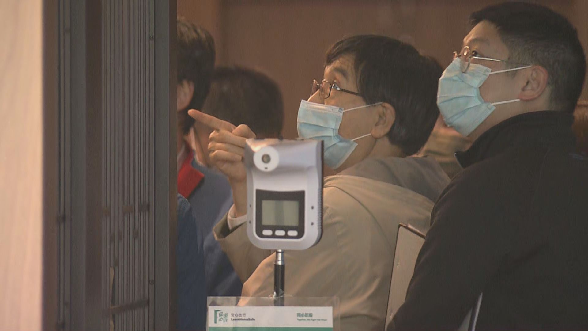 袁國勇到又一城望月樓視察　了解室內空氣流動情況