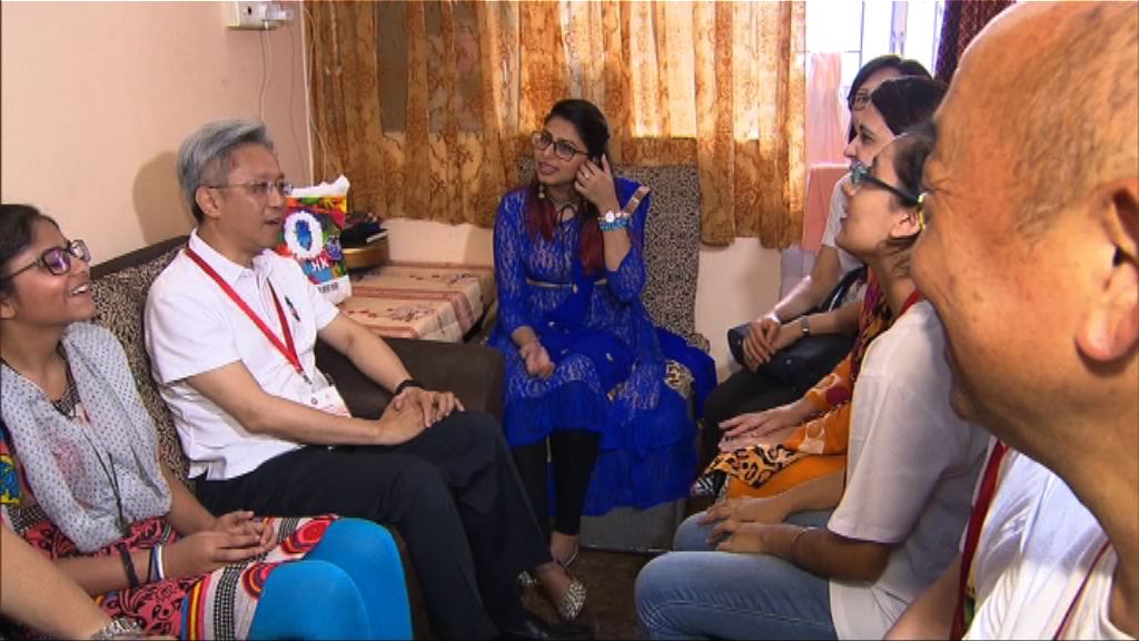 公務員事務局局長羅智光首落區探訪基層