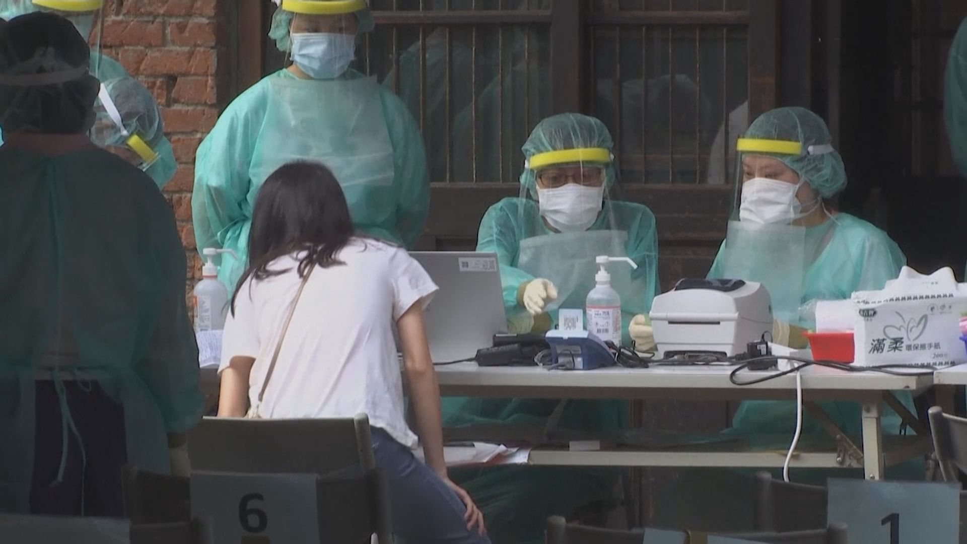 台灣增28420宗新冠本土病例　續創新高