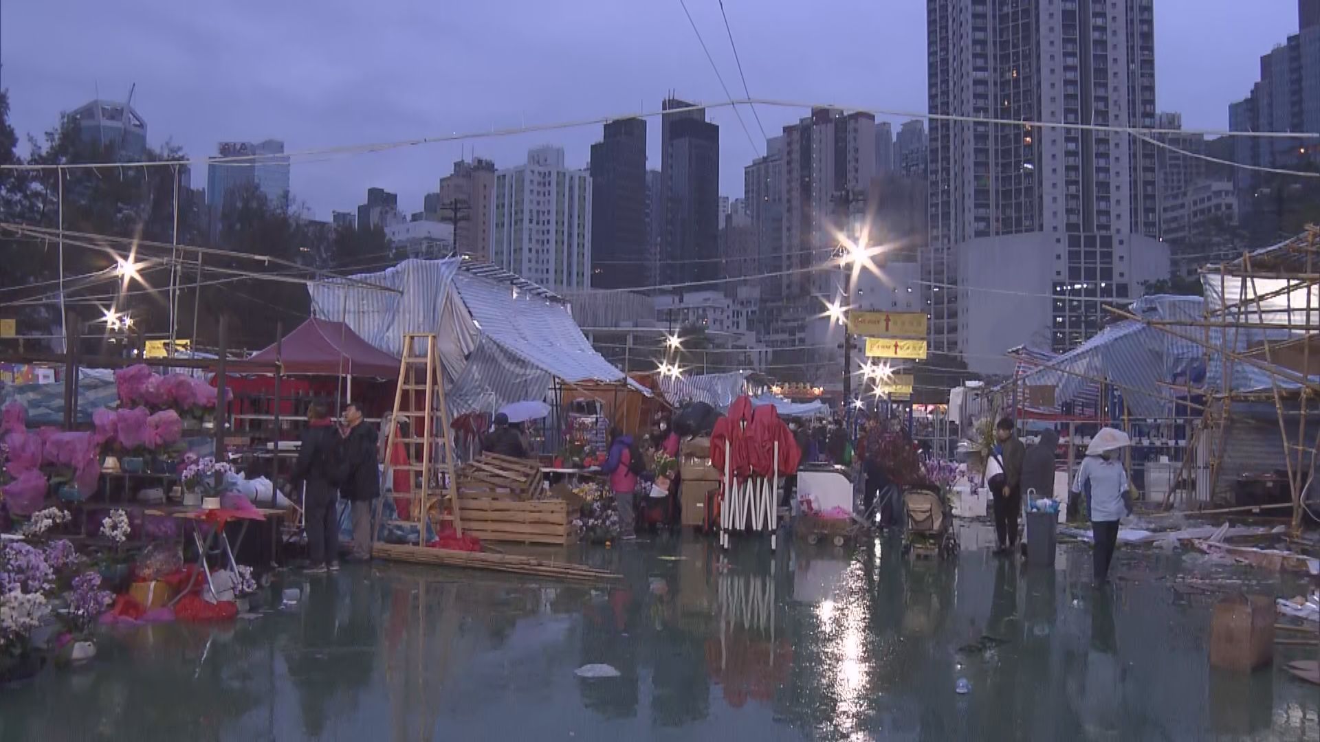 全港十五個年宵市場共錄得約200萬人次到訪