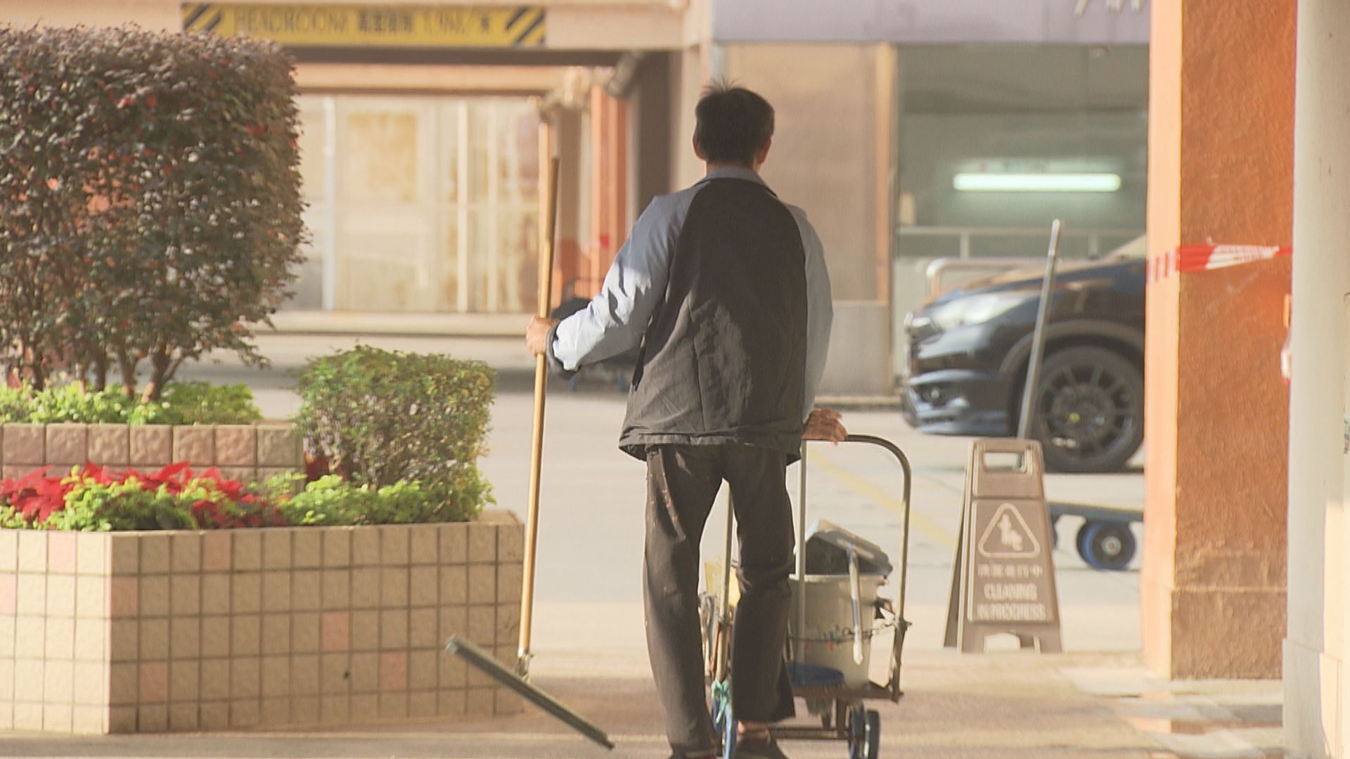 【最低工資加一元】市民：買支旗都沒有了 勞工界冀追回凍結幅度