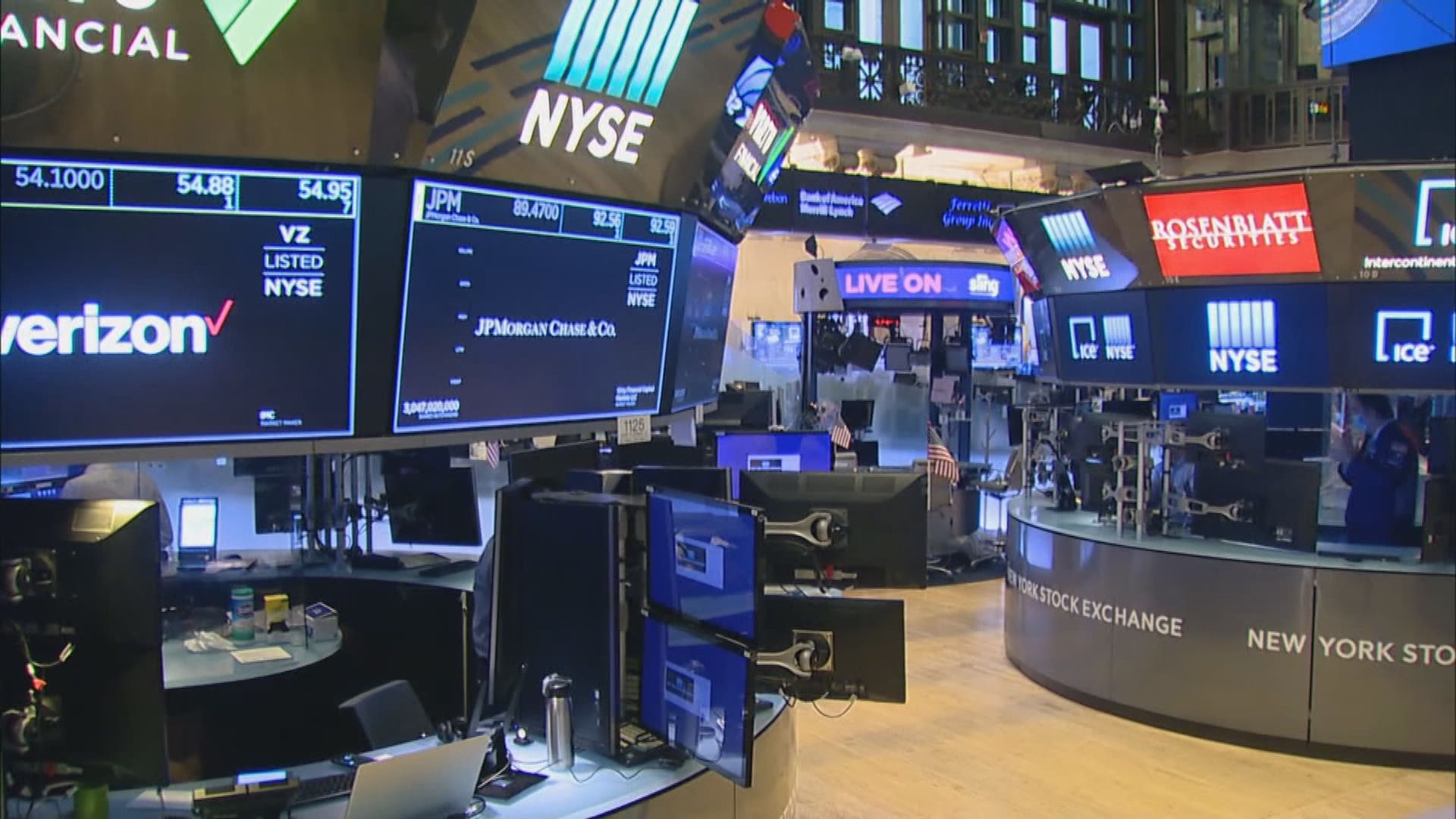 美股本周三天半市　市場聚焦Tesla入標指成分股