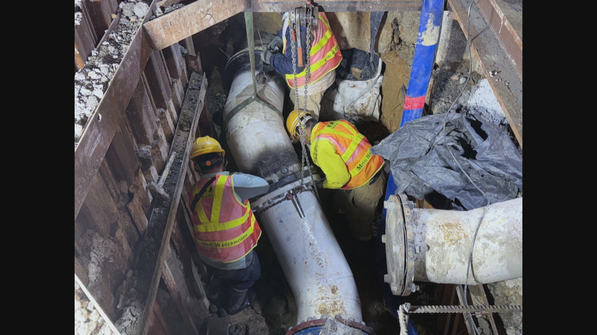 坪輋路地底永久喉管接駁工程完成　皇后山邨等恢復供水