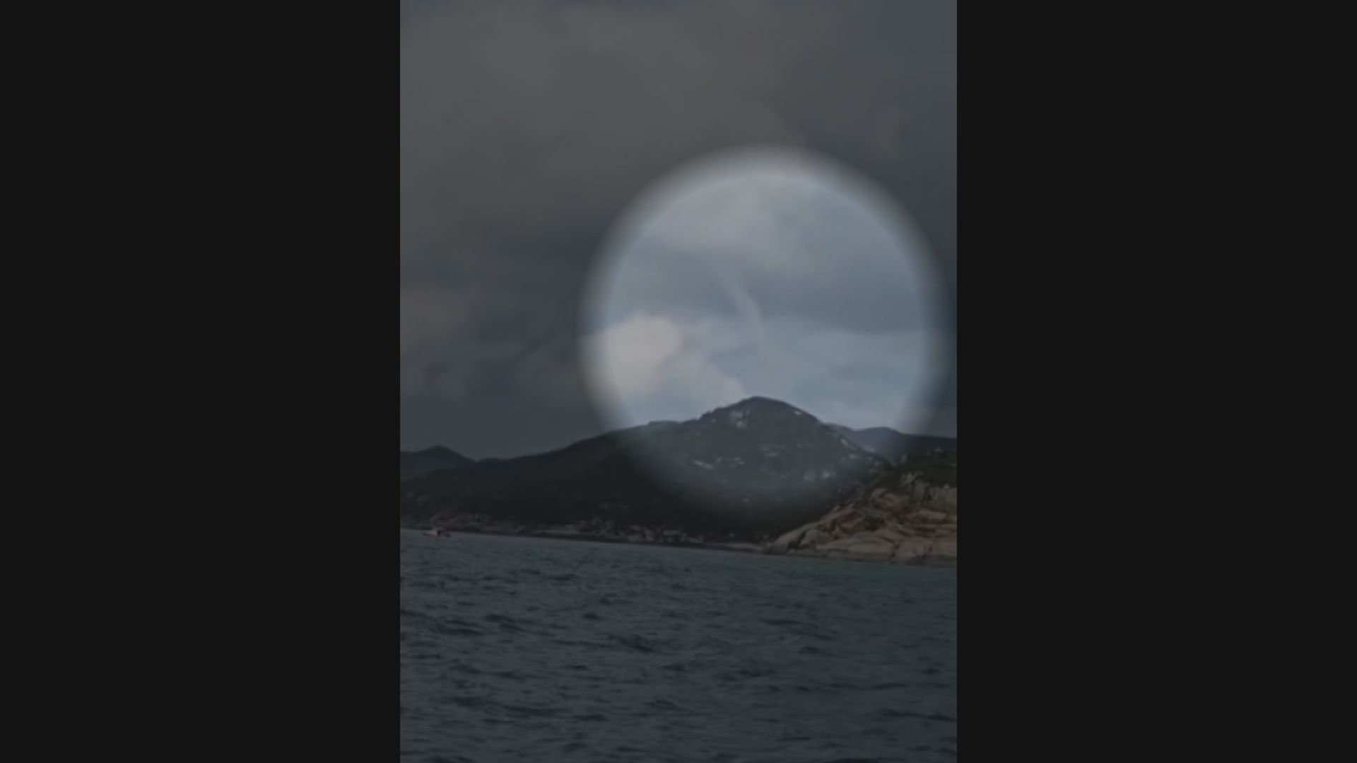 天文台接獲市民報告　南丫島附近出現水龍捲