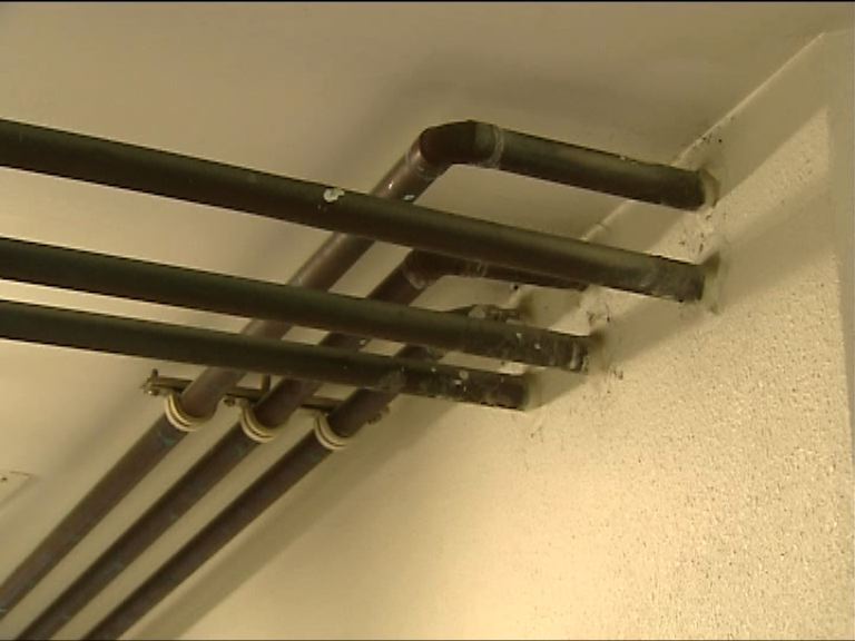 承建商在啟晴邨使用非清單列明焊料