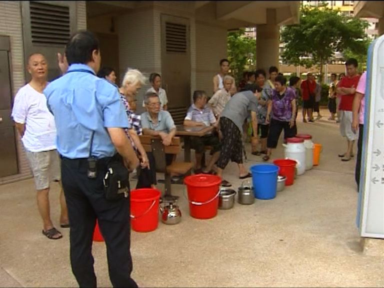 七屋邨更換水喉需過萬水喉匠