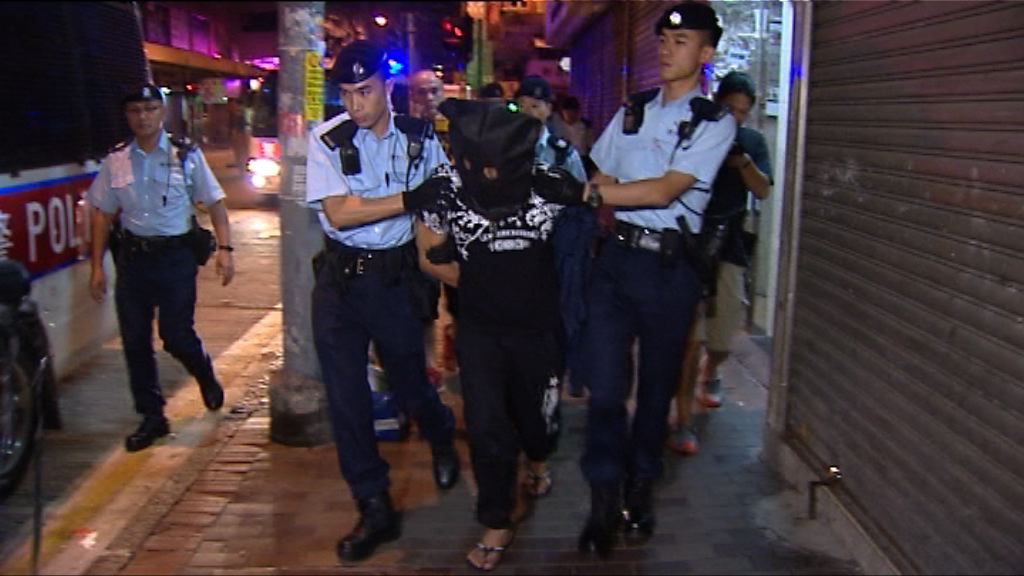 一男子涉行劫及藏有利刀被捕