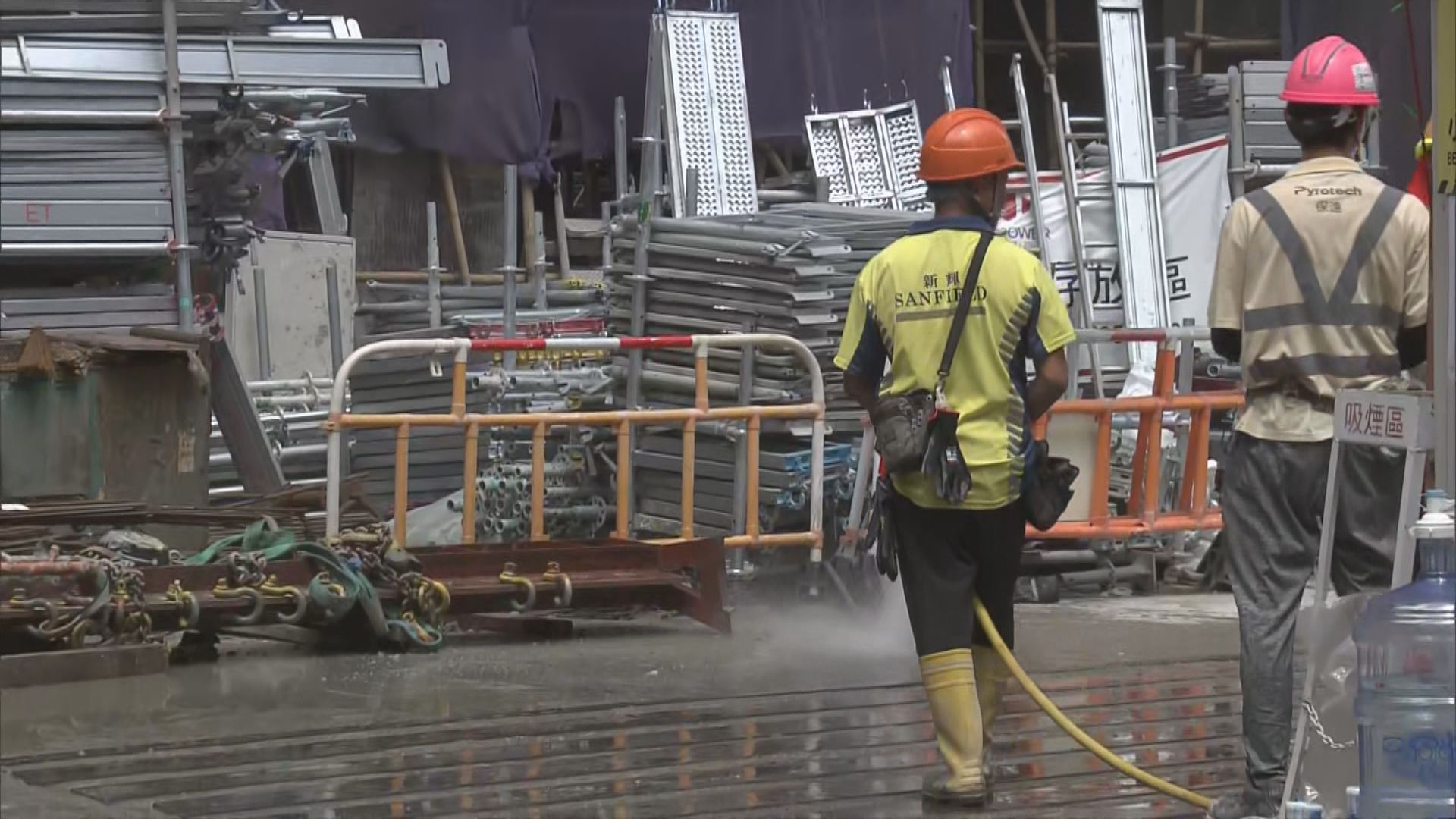 有建造業工會指近日有數名工友中暑 提醒若有問題絕對可向僱主提出休息