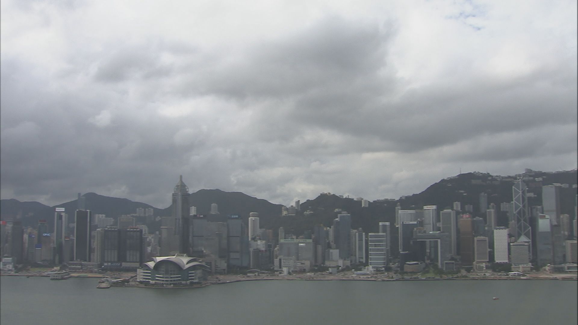 天文台會在11時至1時改發三號強風信號