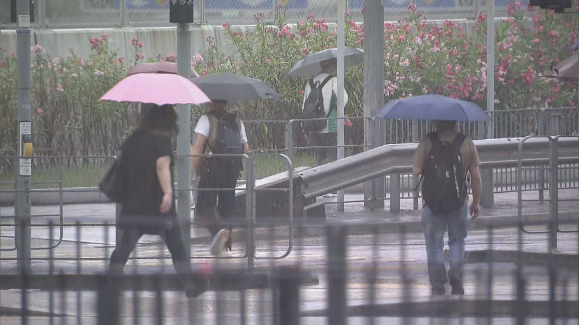 受活躍低壓槽影響　天文台料今午及晚上有驟雨及狂風雷暴