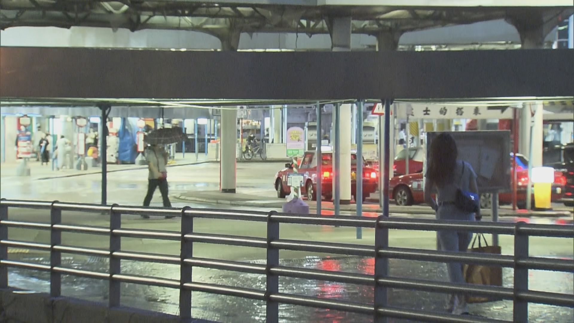 晚間改發八號烈風或暴風信號機會不大