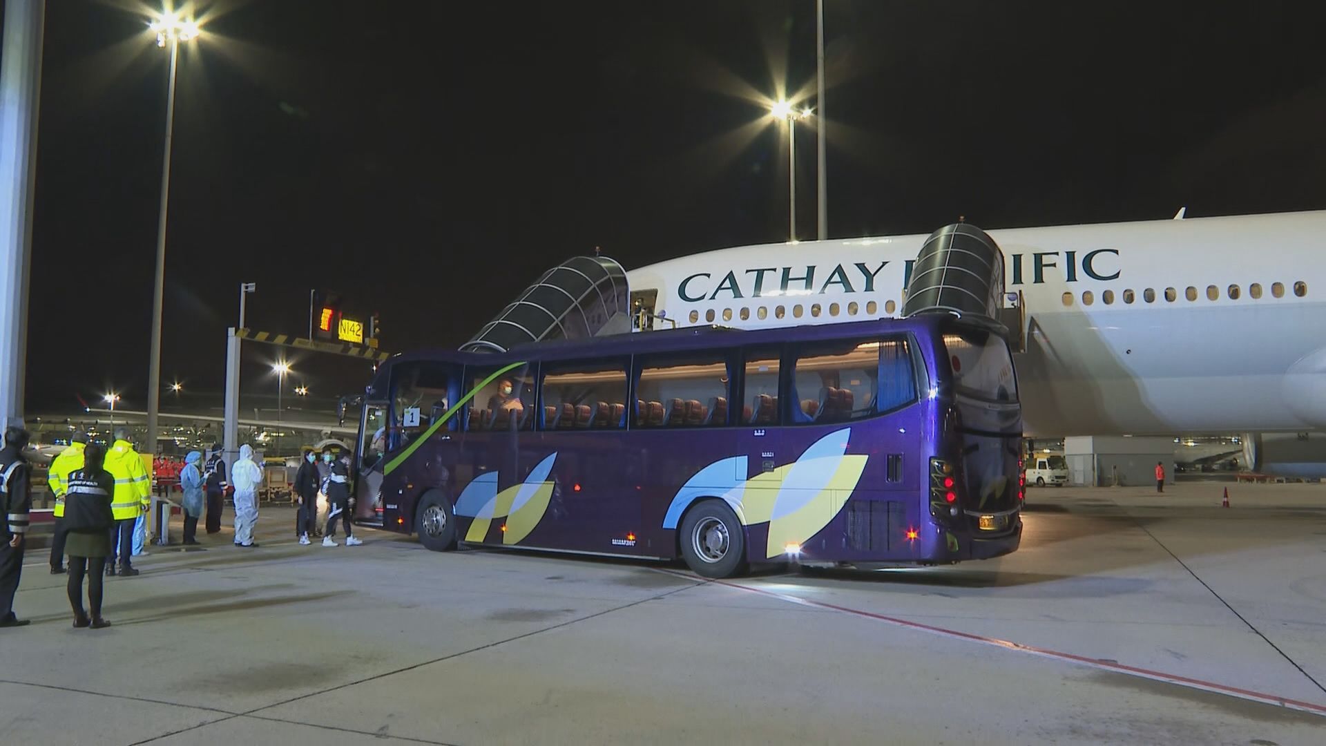 政府周三起有四班包機再接湖北滯留港人