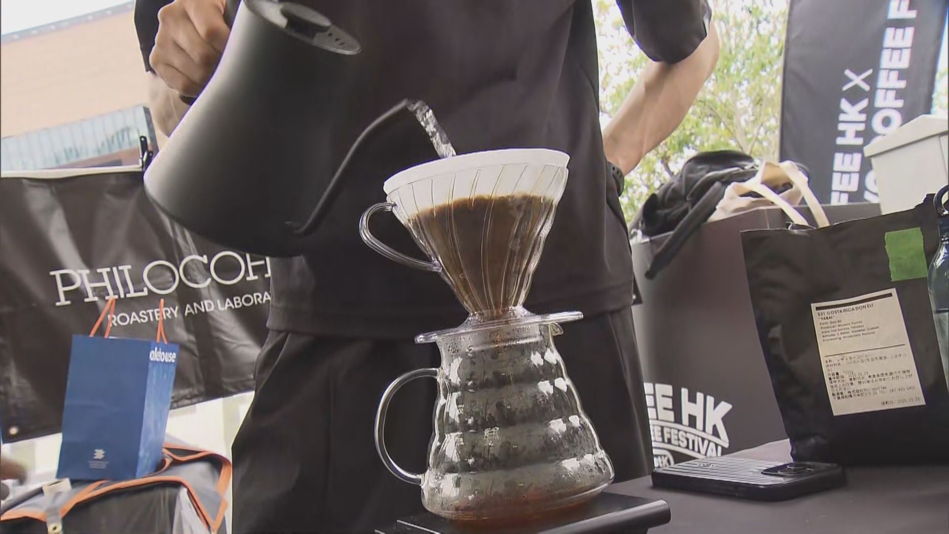 香港咖啡節首三日錄得逾三萬人入場　攤位負責人：生意遠勝預期