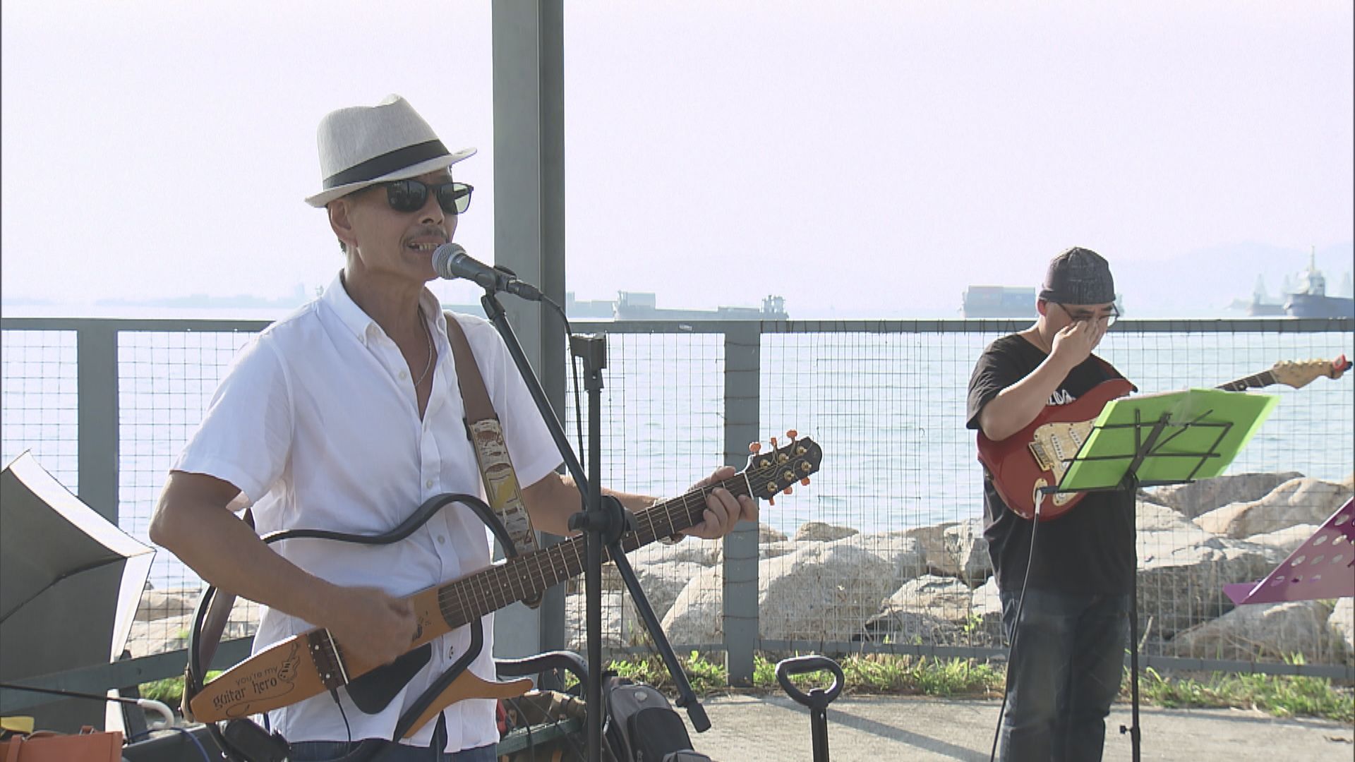 有街頭表演者不滿政府發牌制度苛刻