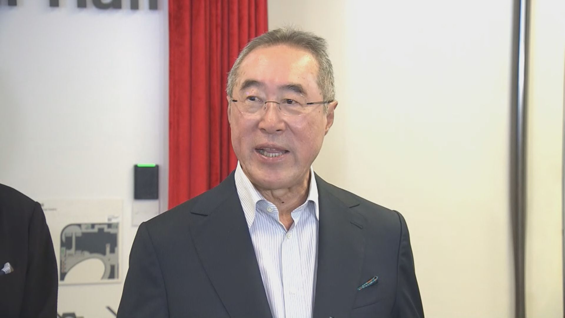 唐英年：不欲與民生爭資源 已向政府提交西九文化區自負盈虧方案待批