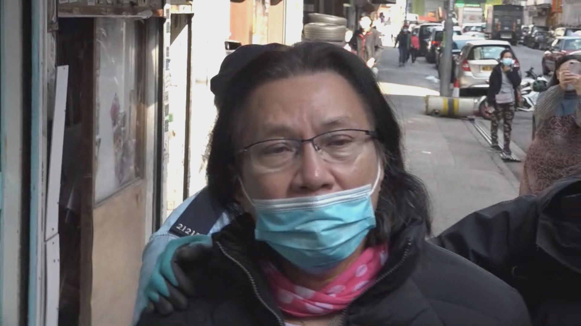 警方國安處拘區議員黃國桐等11人　涉助12港人偷渡