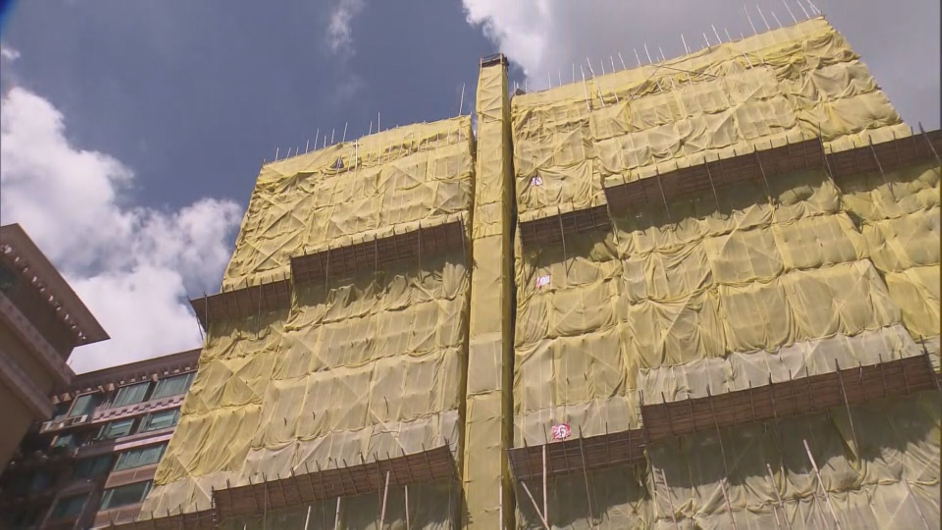 廣播道地盤臨時升降機下墜兩工人傷　其中一人骨折昏迷