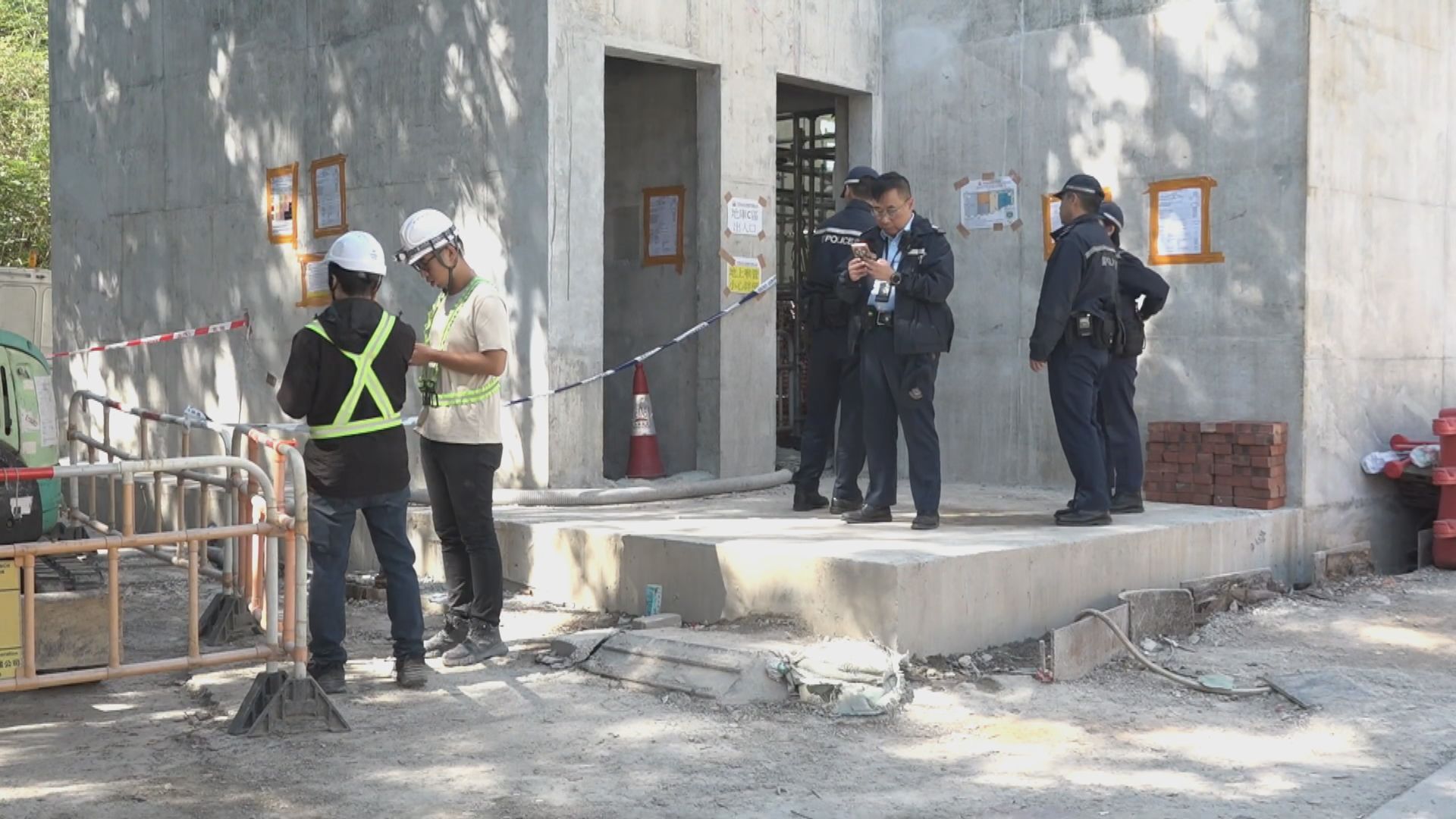 西貢男工人被困污水井獲救昏迷送院