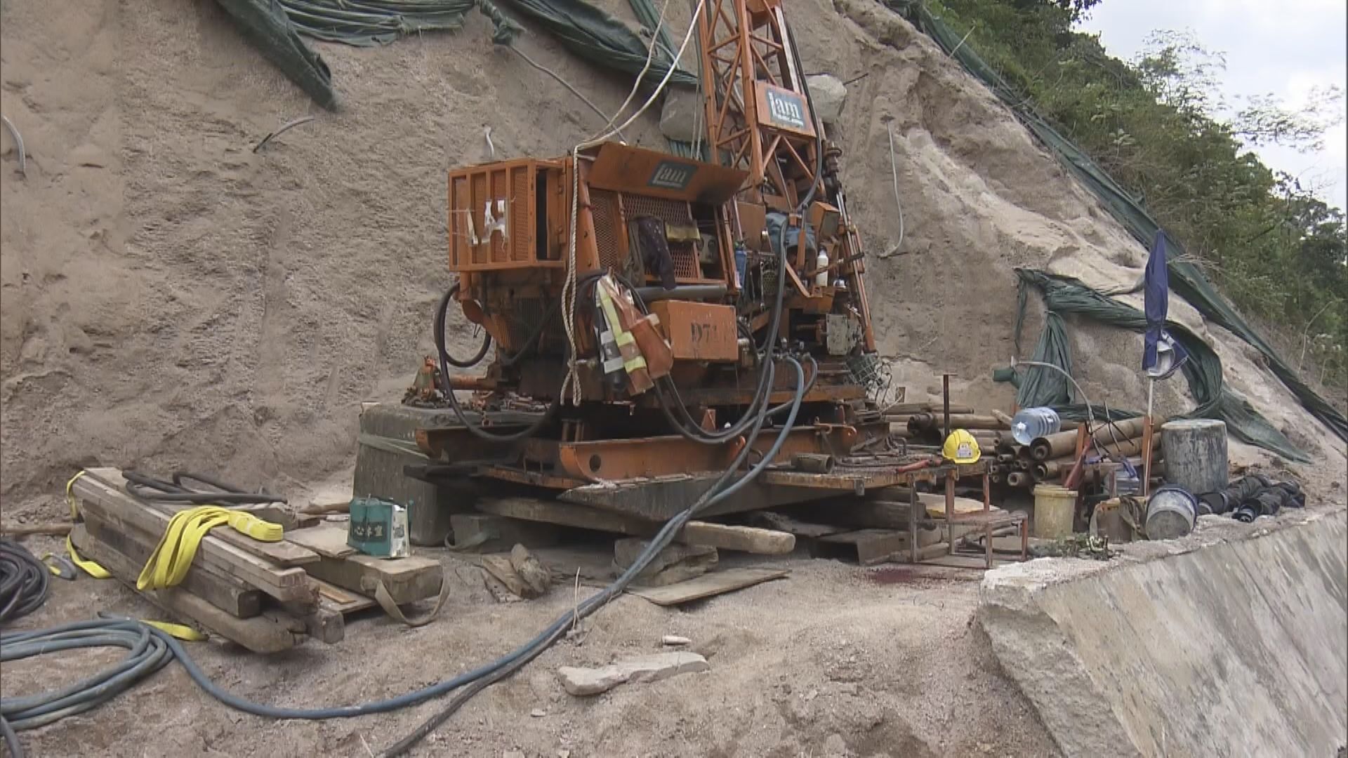 順利邨地盤工業意外　工人被鑽探機扯斷前臂