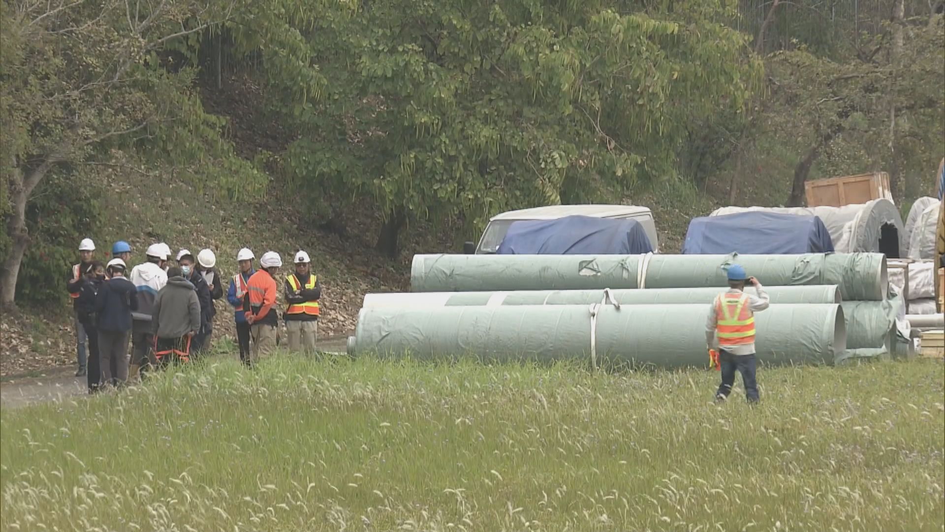 上水工人疑被巨型水管擊中頭部　送院不治