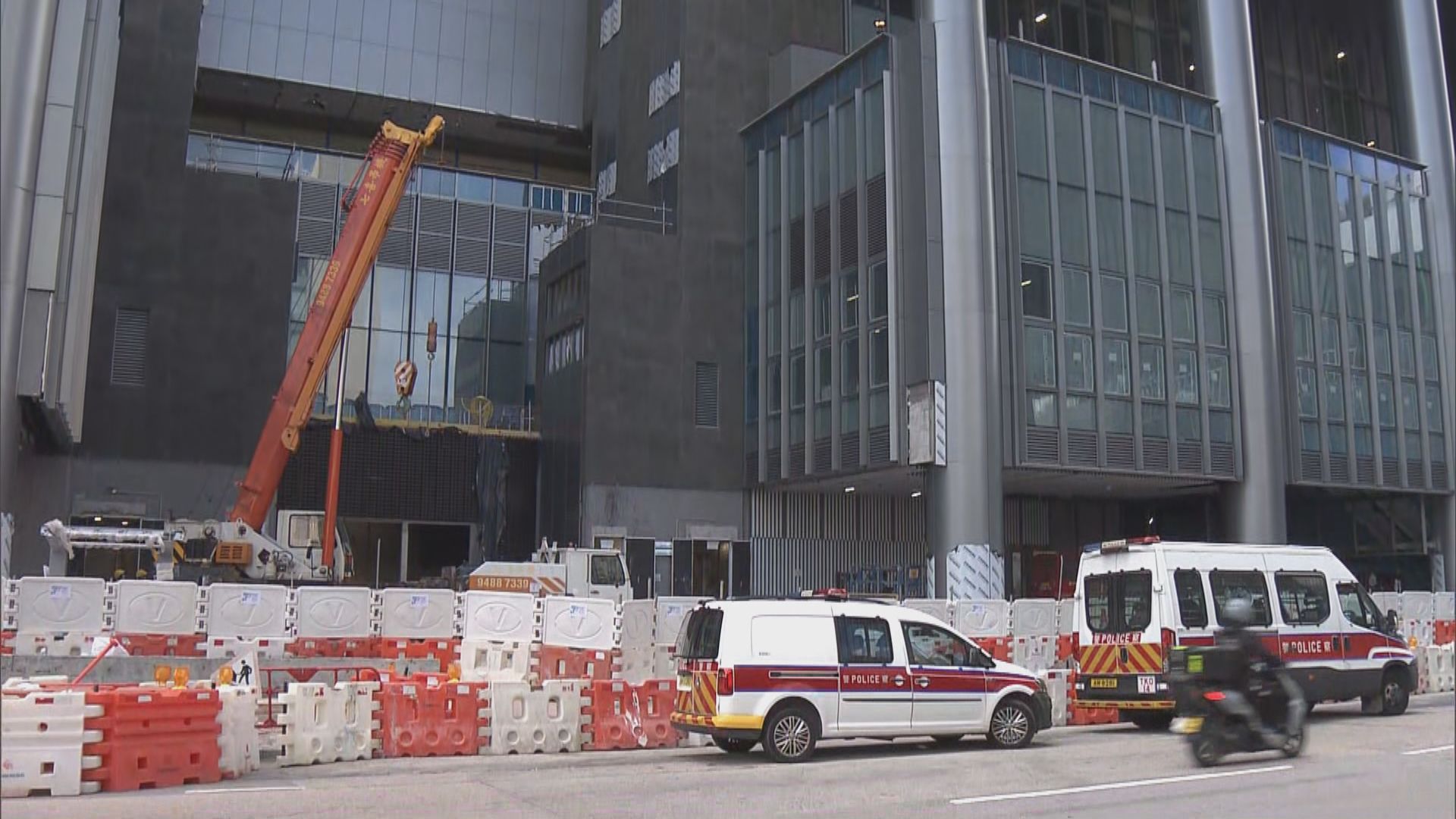 將軍澳地盤女工疑失足墮樓昏迷送院