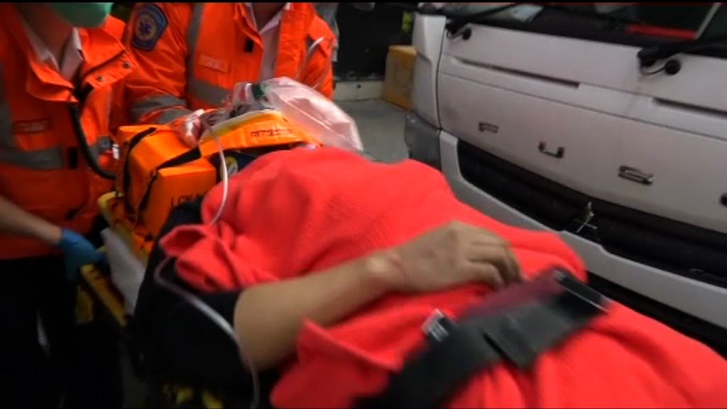 長沙灣工人墮樓昏迷送院