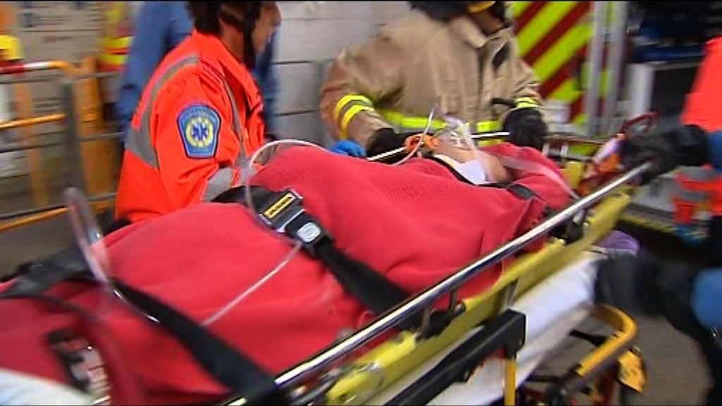 石硤尾地盤女工高處墮下受傷