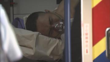 上環樓上診所兩男遇襲受傷　疑涉金錢糾紛
