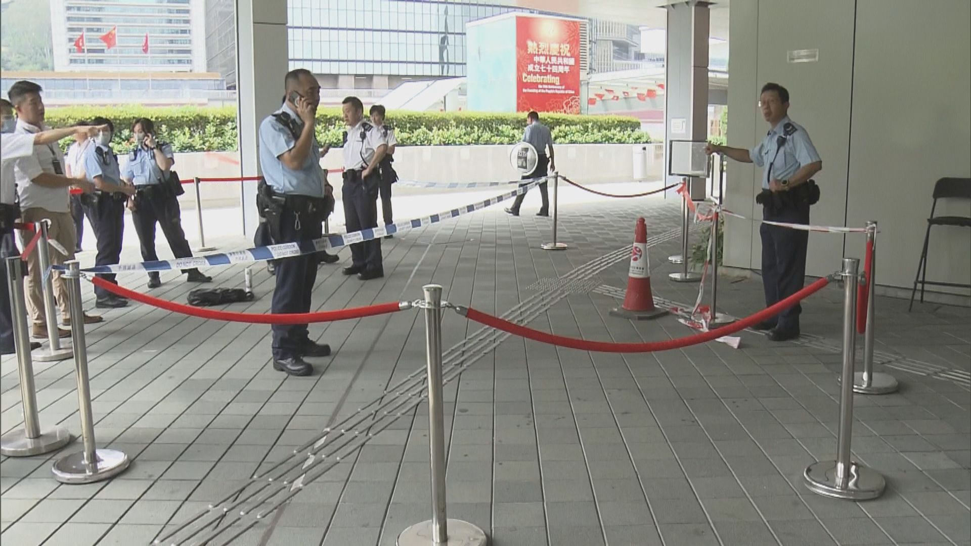 政總天橋持刀傷人案 警方指疑犯有自閉症紀錄 初步不涉政治動機