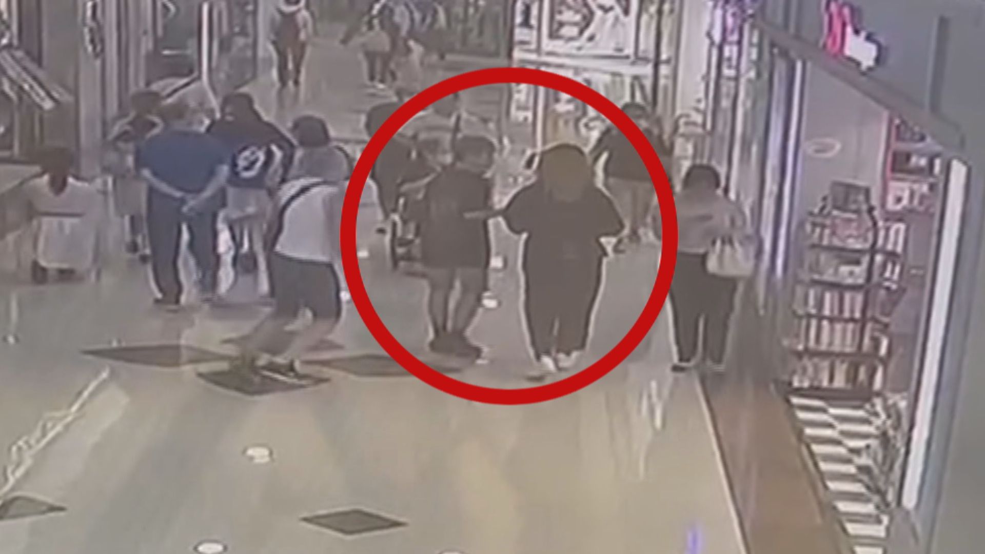 荷里活廣場斬人案 兩女遇襲傷重不治 列作謀殺案