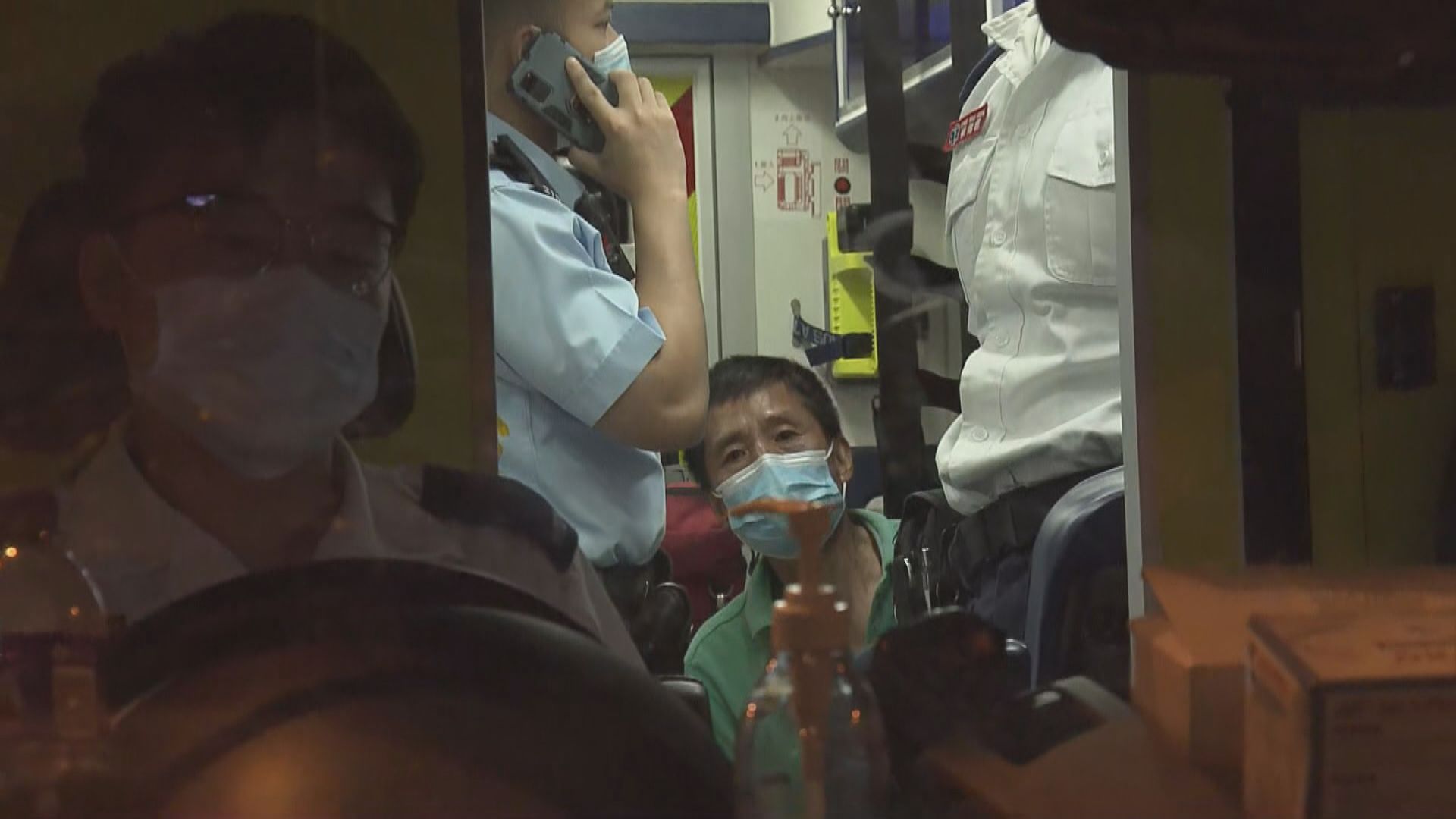 旺角男子疑持刀護妻反被奪刀遭斬傷