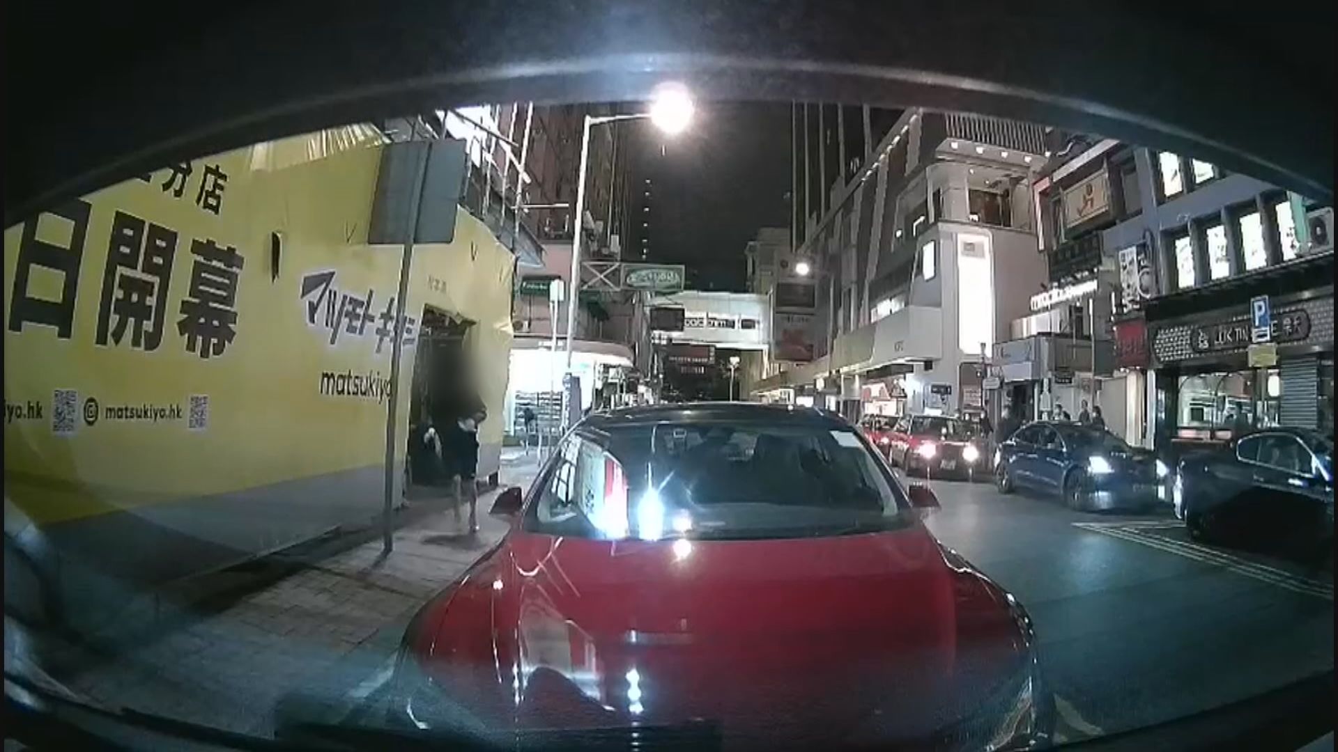 尖沙咀兩名男子被斬傷　警通緝三名兇徒