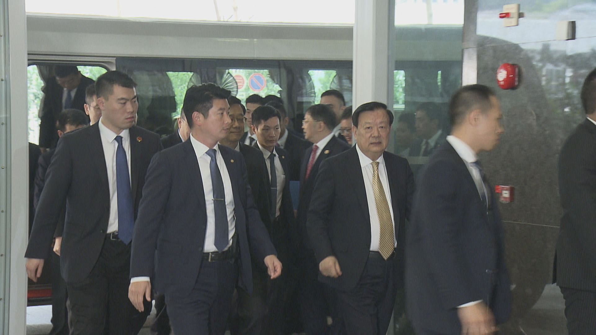 夏寶龍第五日訪港 會見本地和外國商會代表