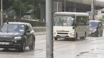 夏寶龍到訪中聯辦及參觀社區客廳　早上政總會見十八區區議會主席