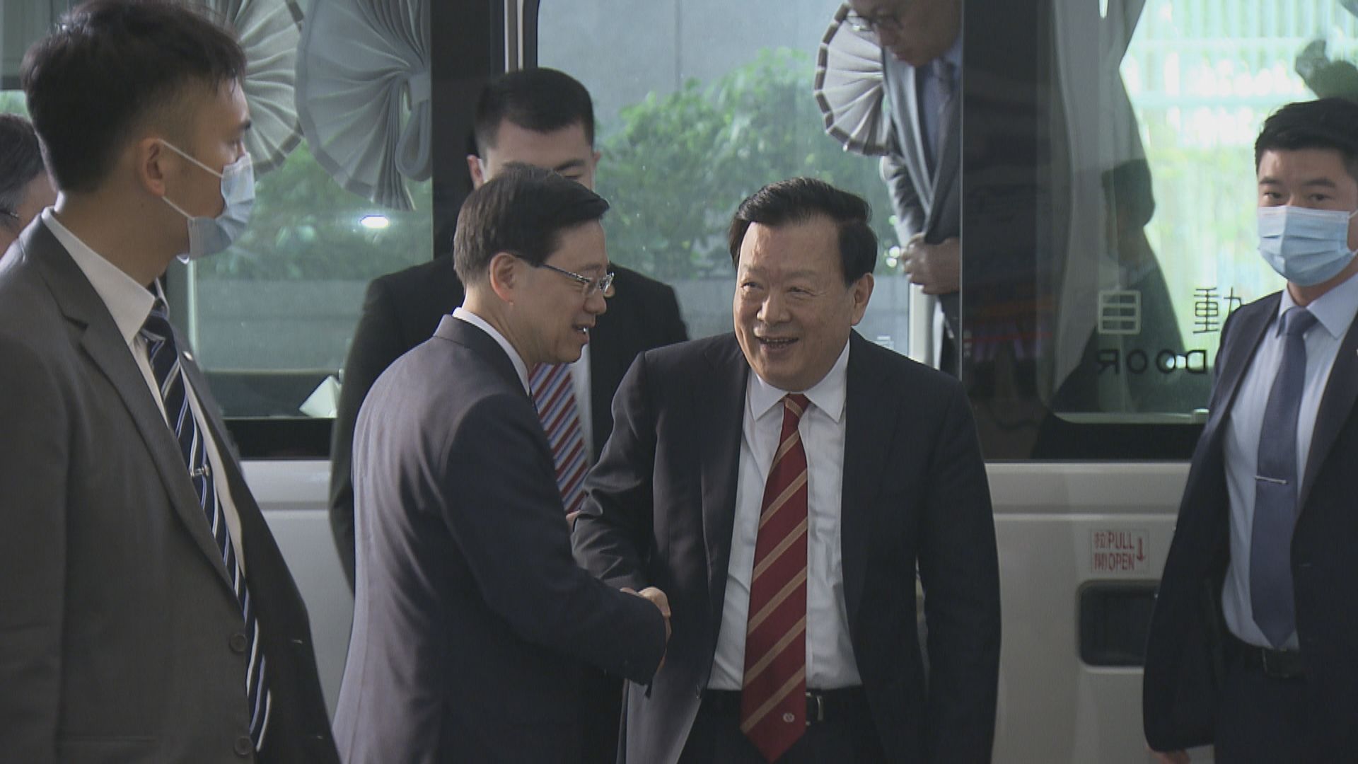 夏寶龍展開第五日訪港考察　到政總會見商會