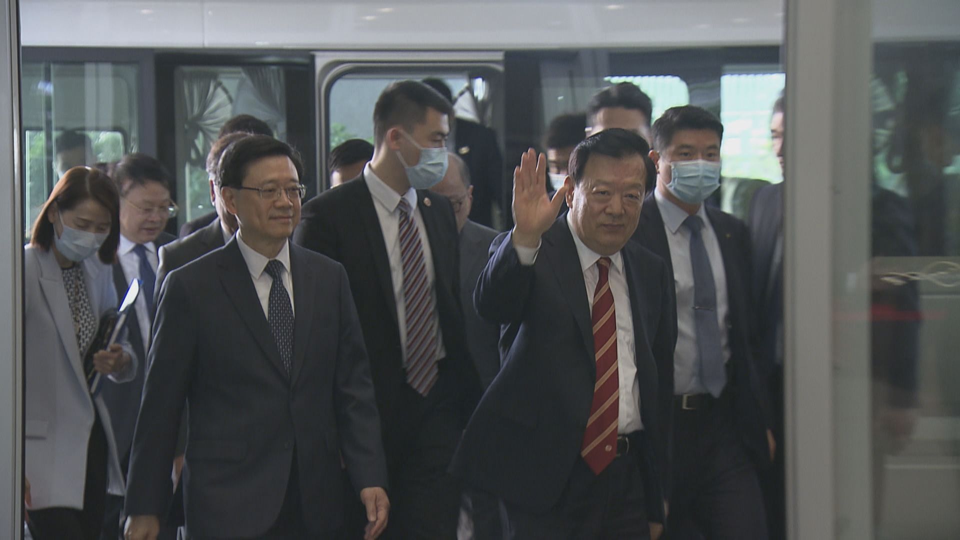 有商會代表引述夏寶龍稱一國兩制「五十年不變」是可以超越