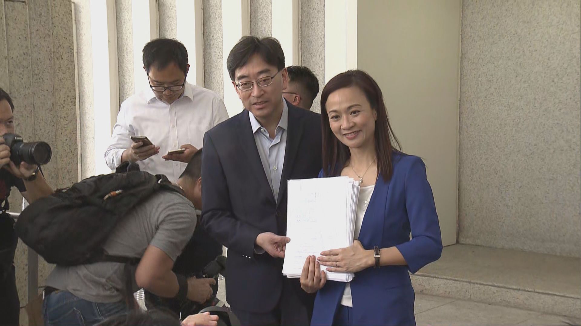 陳凱欣均無正面回應是否代表建制派參選