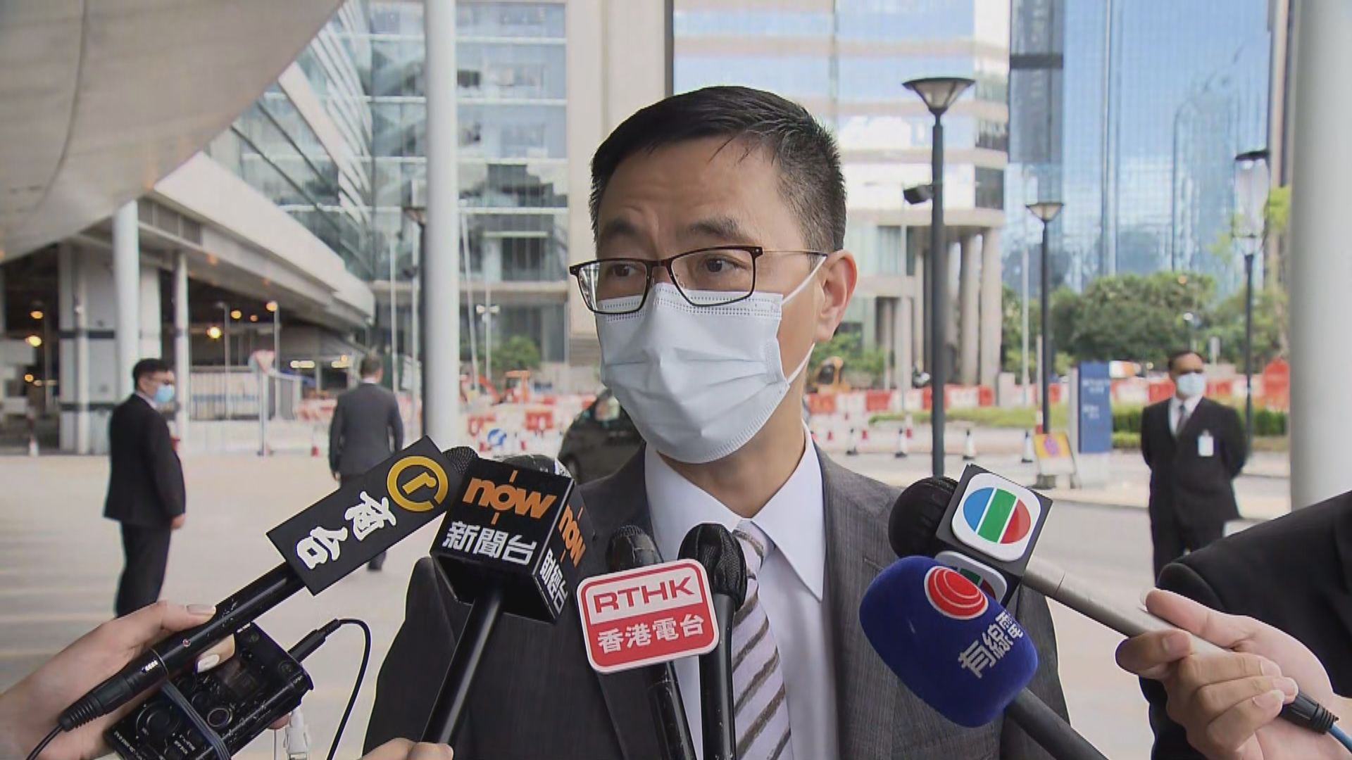 楊潤雄：學校應遵從防護中心指示勿舉辦謝師宴