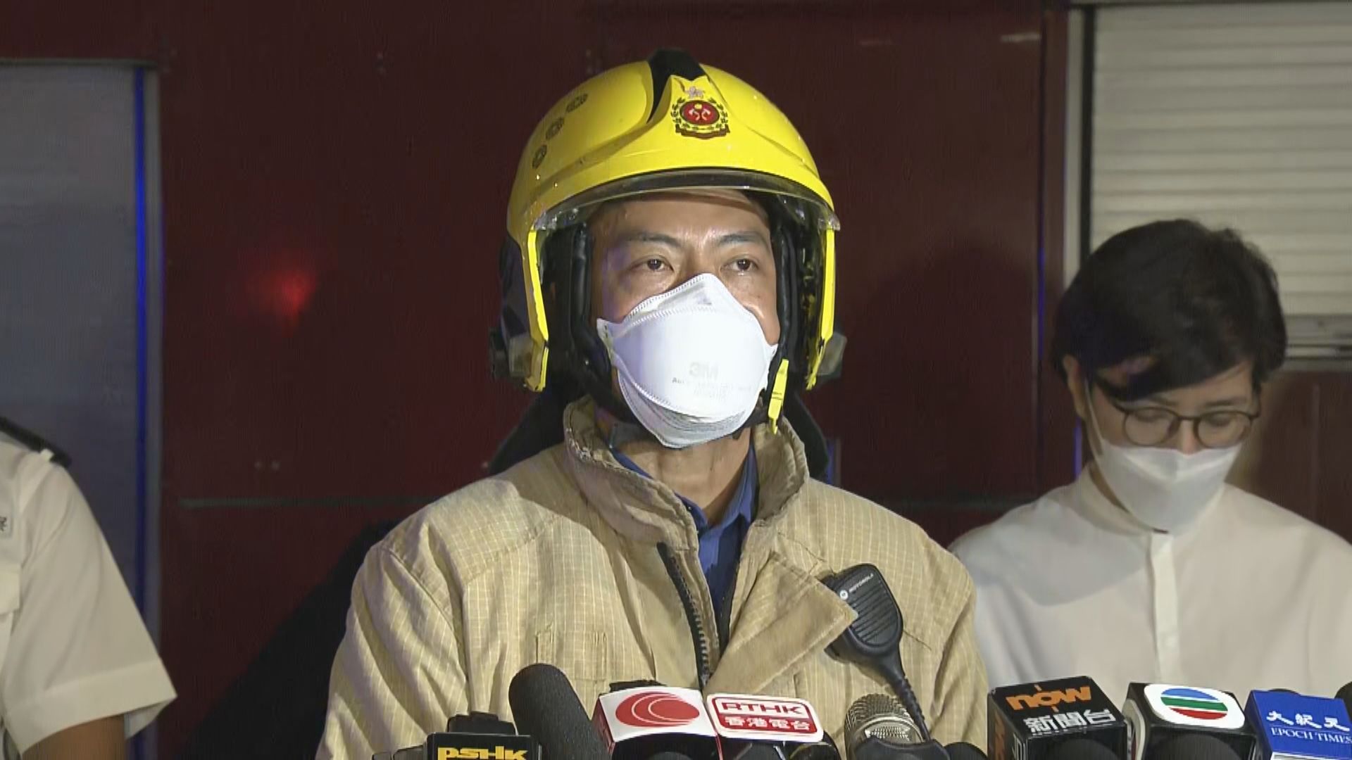 消防首出動滅火機械人協助電纜橋火警滅火工作