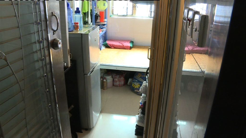 社工指劏房業主訂短租約便利加租