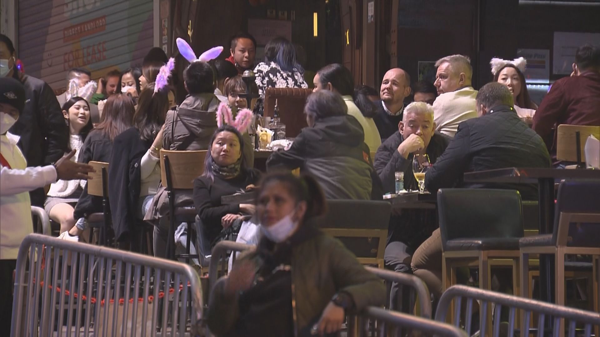 除夕夜蘭桂坊餐廳訂座爆滿　有市民冀留港消費