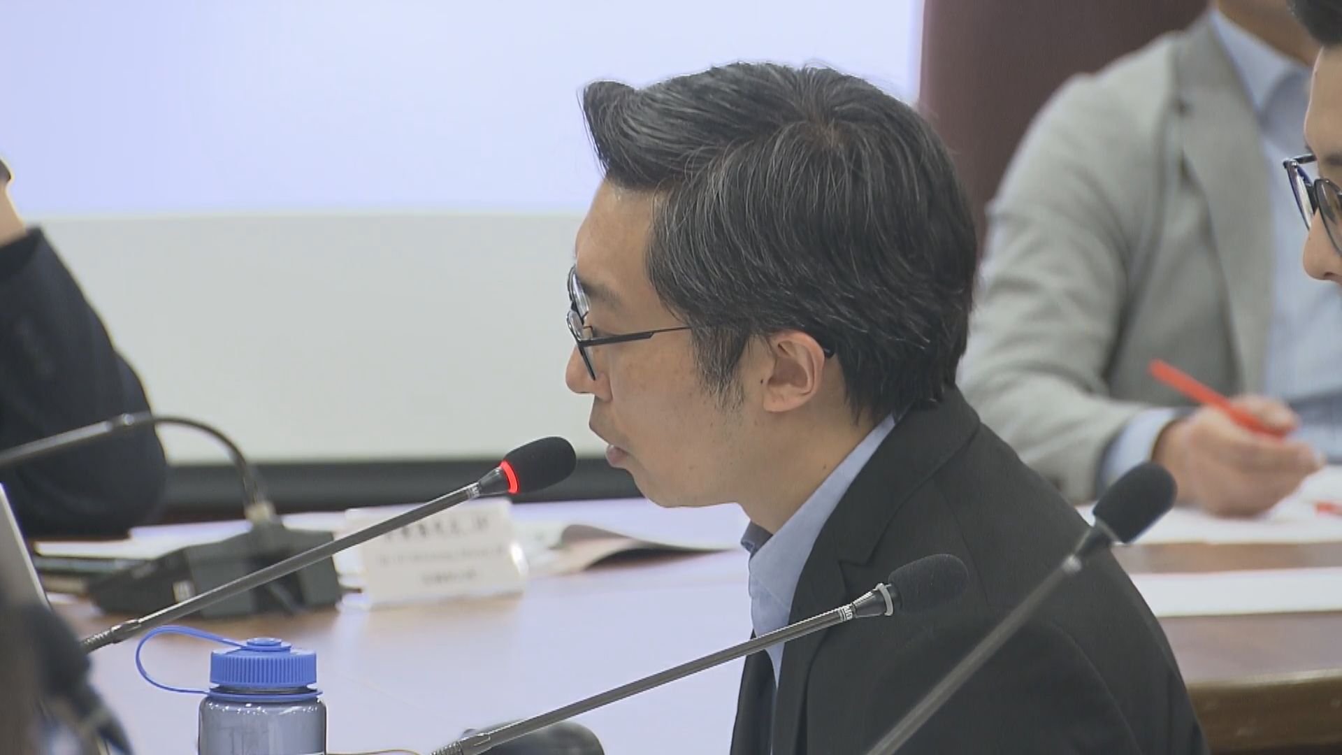 有區議員關注住戶沒按規定棄置垃圾責任誰屬 環保署建議工人拒收