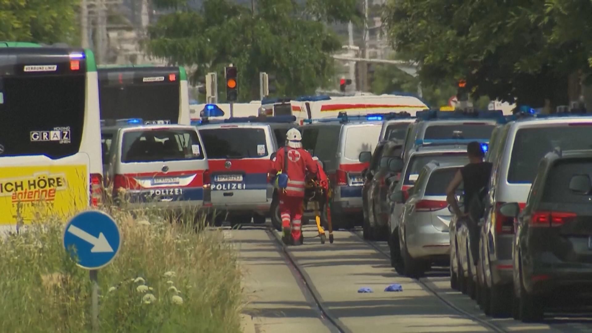 奧地利校園槍擊案　槍手闖入課室開槍後疑自轟身亡　連同槍手至少11死