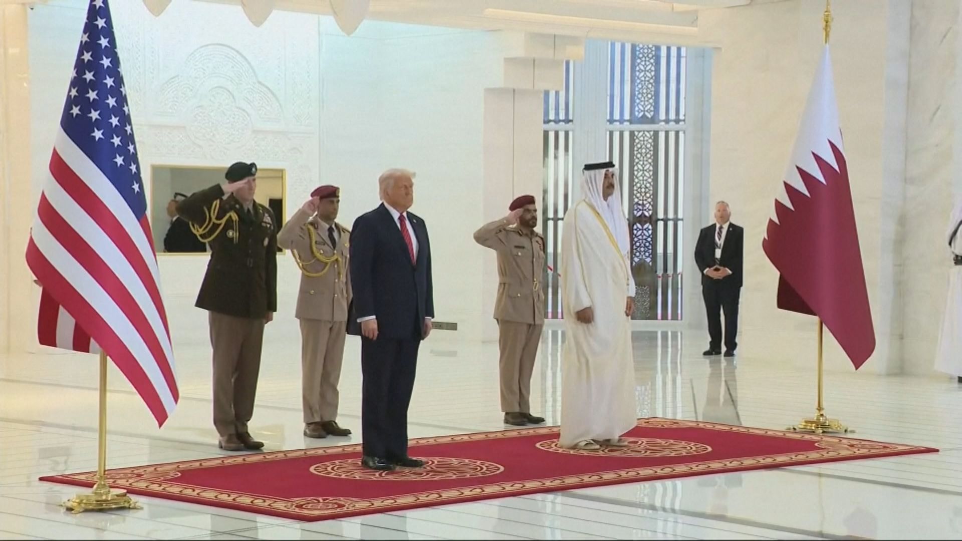 特朗普訪卡塔爾簽逾2400億美元協議