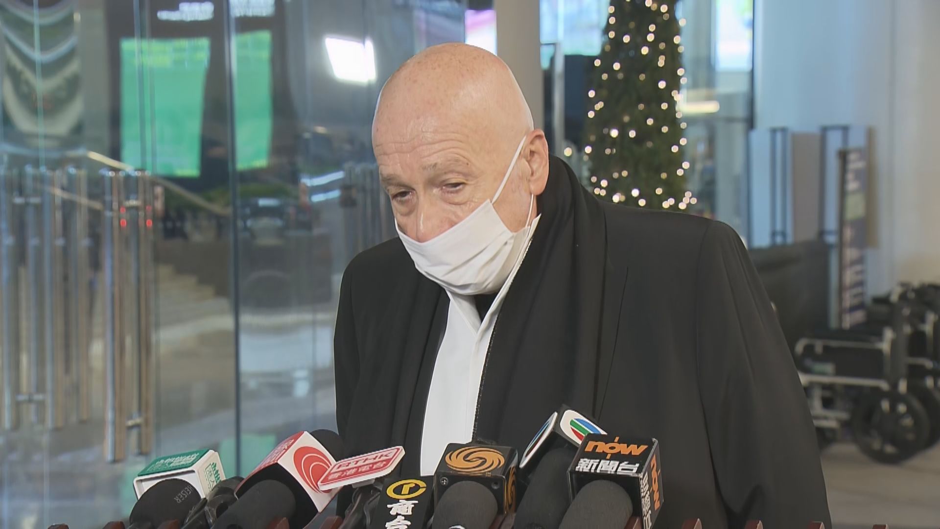 盛智文呼籲政府取消入酒吧宴會前的快測要求